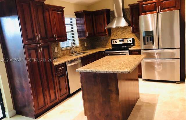 10063 SW 147th Ct Gallery 2