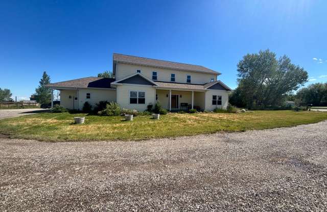 Beautiful 4B/3B home on acreage with mountain views photos photos