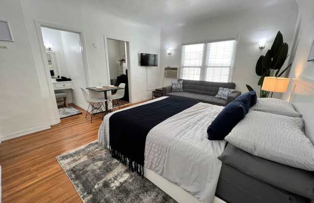 660 S. Cloverdale Ave. Gallery 1