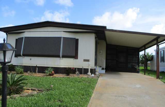 7915 SE Independence Avenue photos photos