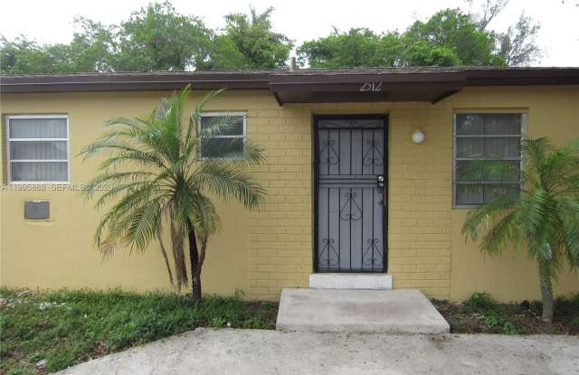 2512 NW 175th Ter photos photos
