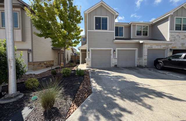 Great Location ~ Fabulous Townhome in New Braunfels 3/2.5 ~ Minutes from Gruene ~ Move in Ready! photos photos