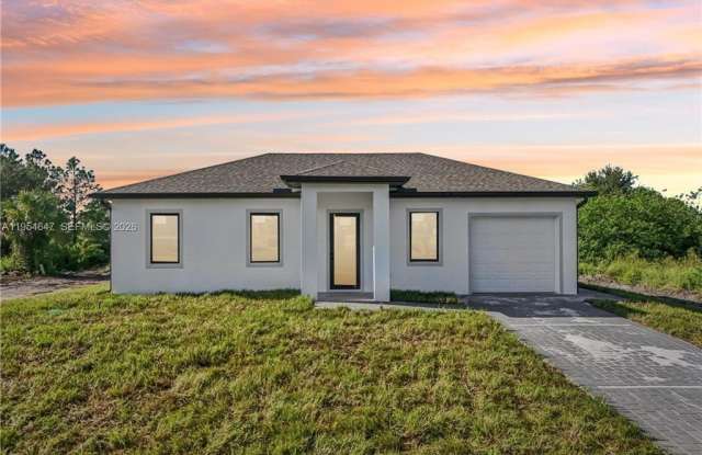 4402 E 19th Street photos photos