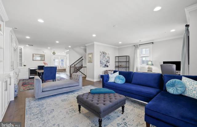 621 BLUEMONT Avenue photos photos