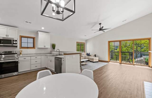 2264 Circle Rdg photos photos