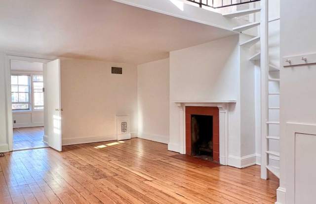 Large 1 BR Located On Historical, Tree Lined Clinton Street!*Available September* photos photos