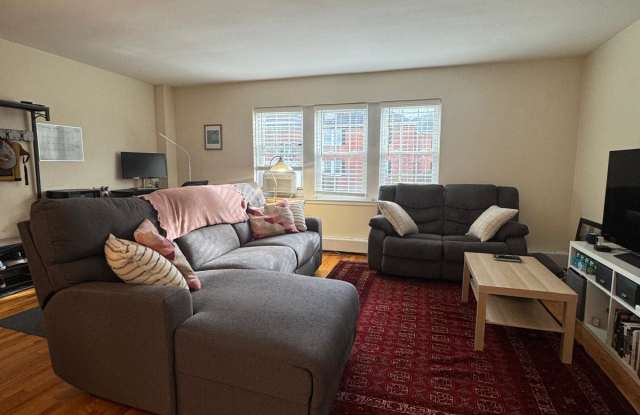 31 Hammond Pond Parkway - 31 Hammond Pond Parkway, Newton, MA 02467 31 Hammond Pond Parkway - 31 Hammond Pond Parkway, Newton, MA 02467