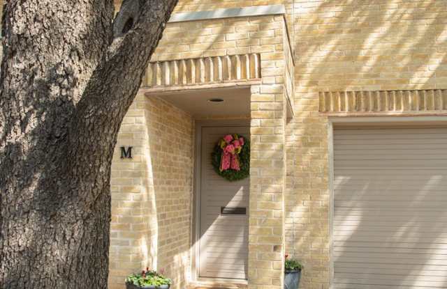 8123 N New Braunfels Ave unit: M photos photos