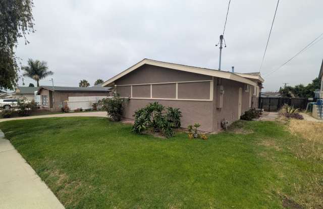 Emerald Hills Home with Garage photos photos Emerald Hills Home with Garage photos photos