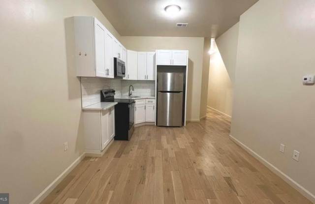 1219 W SILVER STREET photos photos