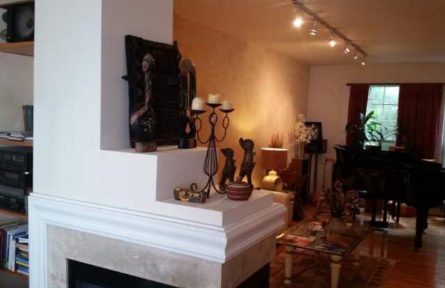 6023 Riddle Walk Gallery 3