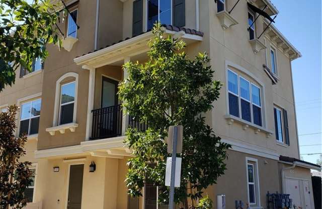1605 E Lincoln Avenue - 1605 East Lincoln Avenue, Anaheim, CA 92805