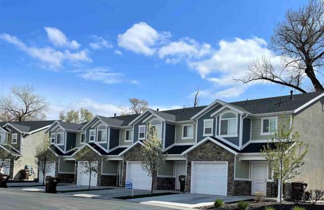 2 Weeks Rent Free! Beautiful 3 Bed 2.5 Bath Townhome for Rent in West Haven photos photos