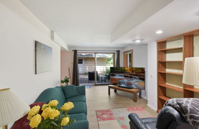 6400 Sherwood Avenue - 6400 Sherwood Avenue, Edina, MN 55435 6400 Sherwood Avenue - 6400 Sherwood Avenue, Edina, MN 55435