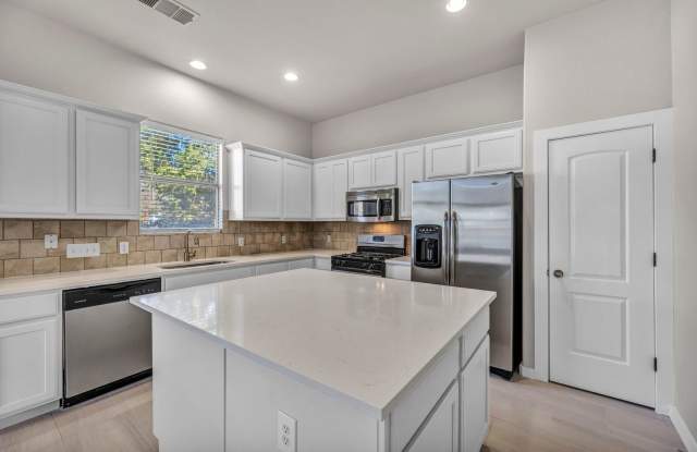 Gorgeous 3 bed 2 Bath detached condo in trendy east Austin RENOVATIONS photos photos