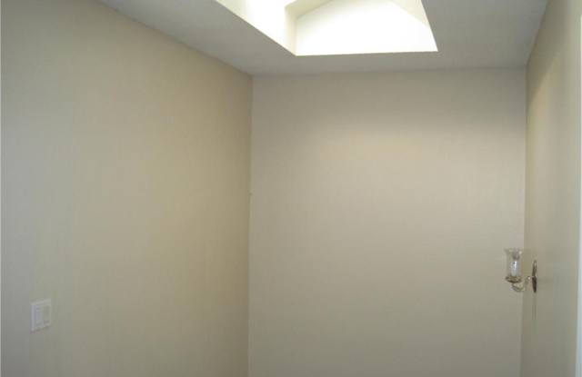 1420 Apollo Gallery 4
