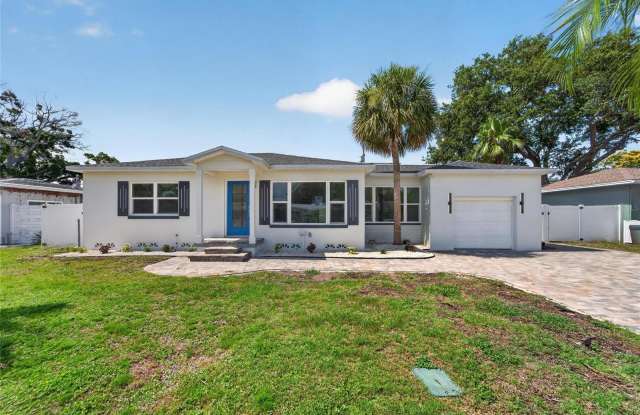 4810 DEL RIO Way S Gallery 2