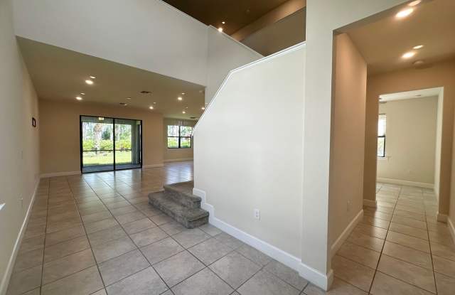 Amazing Location! Modern & Spacious 3 Bed 2.5 Bath in South Fort Myers Gated Community Gallery 3