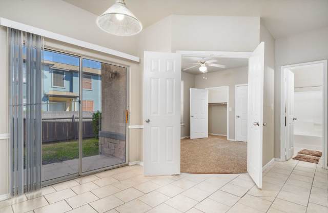 Houston Street Townhomes Gallery 4