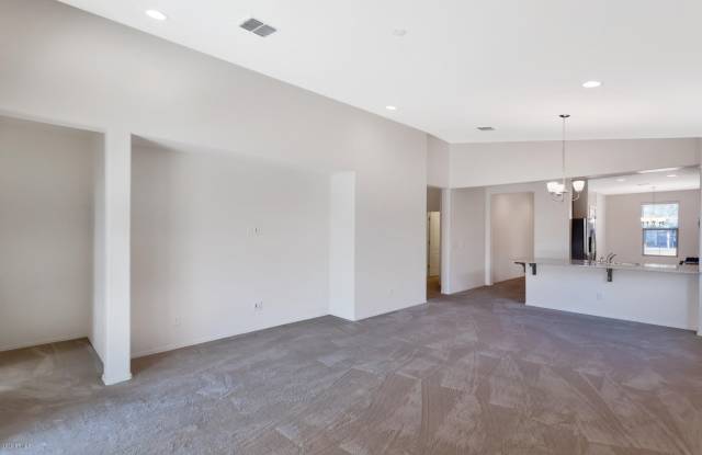 605 E Creosote Drive Gallery 3