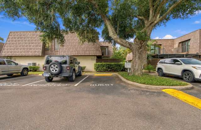 15428 East Pond Woods Drive Gallery 1