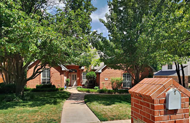 Lovely 4 Bedroom 3 Bathroom Home With Office In Edmond Schools Gallery 3