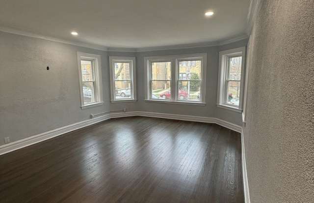 2827 W Lunt Avenue Gallery 4
