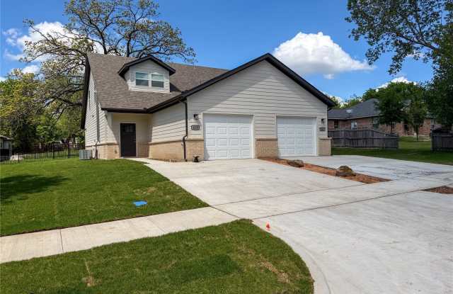 413 W Dulin Street photos photos