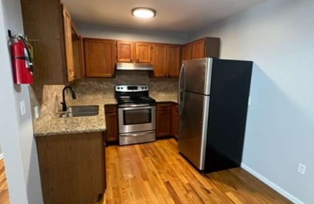 Renovated large 1 BR in heart of downtown Easton photos photos