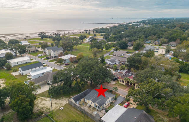 176 Markham Drive lot: Bungalow Gallery 2