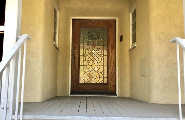 444 Meadowview Drive Gallery 3