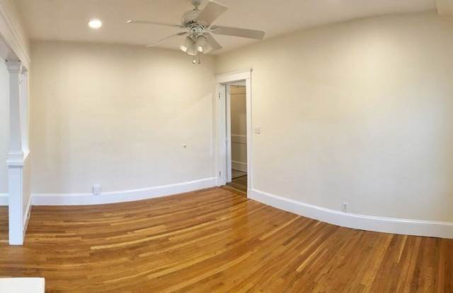 212 Evans St Gallery 4