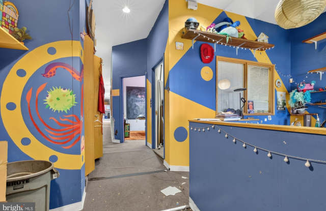 1118 E COLUMBIA Avenue Gallery 2