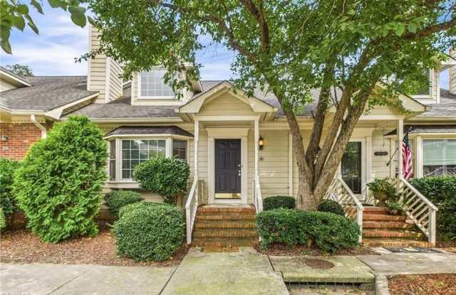 18 Park Village Lane - 18 Park Village Lane, Greensboro, NC 27455