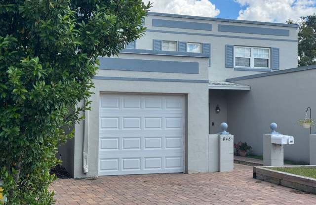 AVAILALBE OCTOBER! Two story Townhouse located in highly desirable Winter Park - 848 Miles Avenue, Winter Park, FL 32789