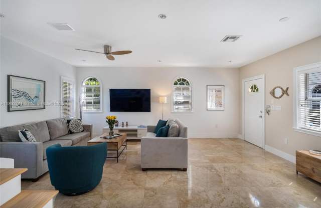 3223 Virginia St photos photos