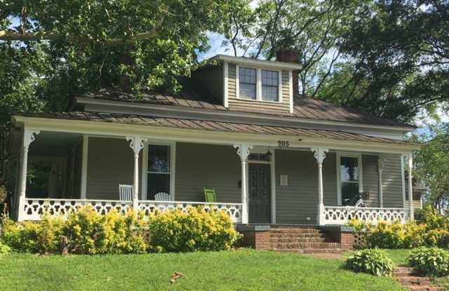 205 W Baker Street - 205 West Baker Street, Tarboro, NC 27886