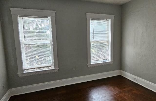 577 E 118 St - 577 East 118th Street, Cleveland, OH 44108 577 E 118 St - 577 East 118th Street, Cleveland, OH 44108