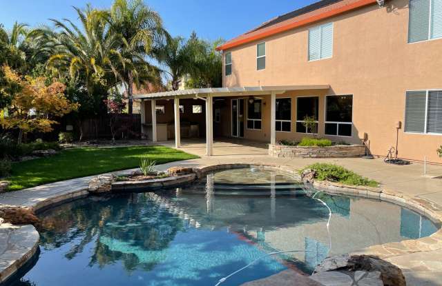 BEAUTIFUL 2-STORY HOME WITH POOL & 3 CAR GARAGE IN ROCKLIN! photos photos