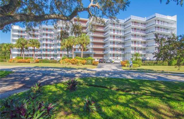 935 E Causeway Boulevard unit: 305 photos photos