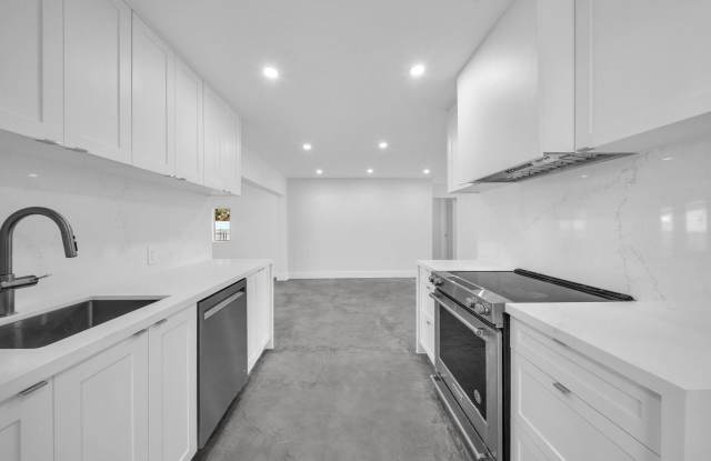 1721 N 16th Court photos photos