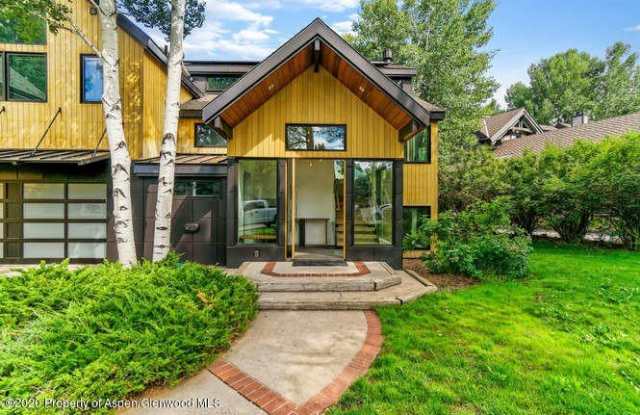 1250 Snowbunny Lane Gallery 2