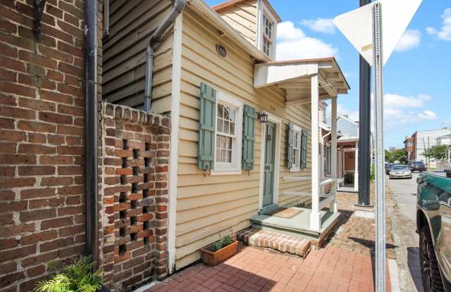 519 E York St photos photos