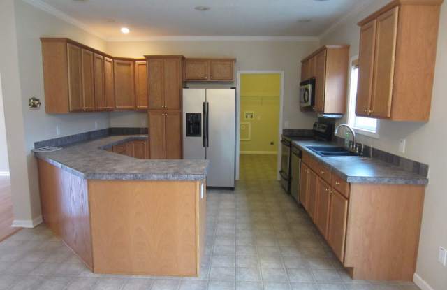 6716 Love Point Dr Gallery 3