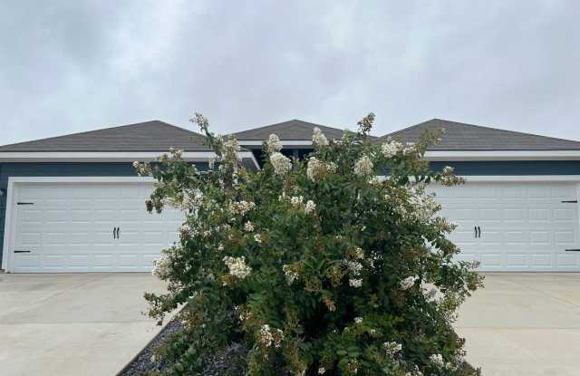 Luxury 3/2 Duplex in Seguin! (Navarro ISD) - 639 Ashers Place, Seguin, TX 78155