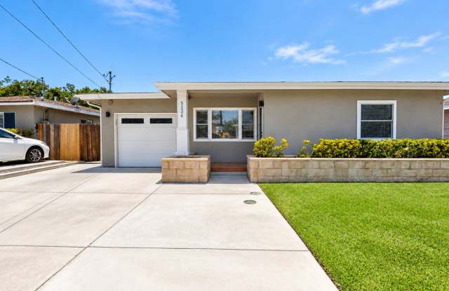 HUGE 5BD/3BA w/ View!! Gallery 3
