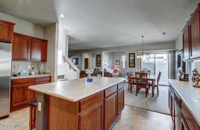 2152 W MONTE CRISTO Avenue Gallery 2