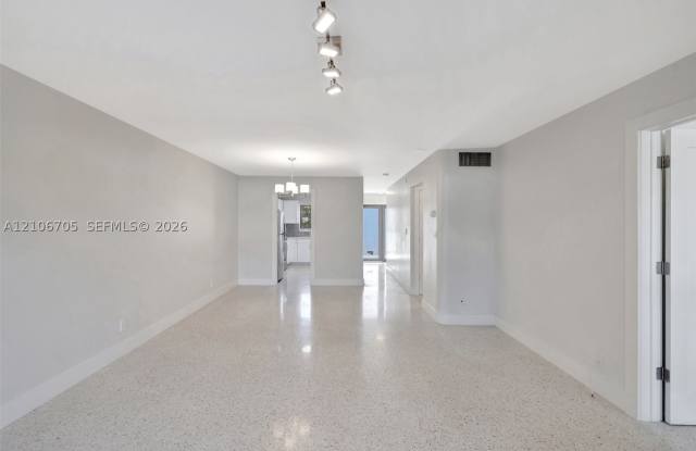 2190 NE 51 ST Court Gallery 3
