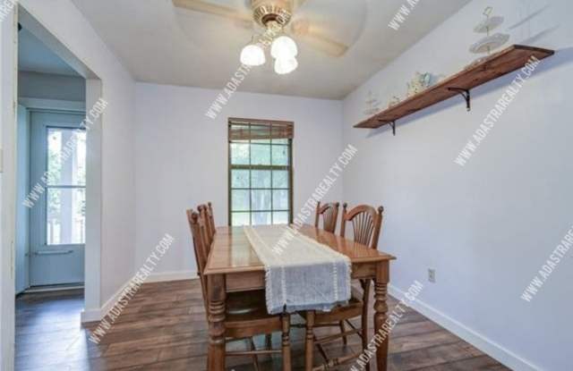Gorgeous Blue Springs Home-Available NOW!! Gallery 3