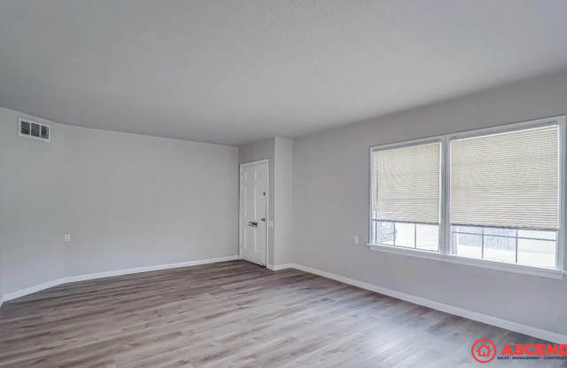 Spacious 3BD/1BA in Bakersfield! Gallery 3